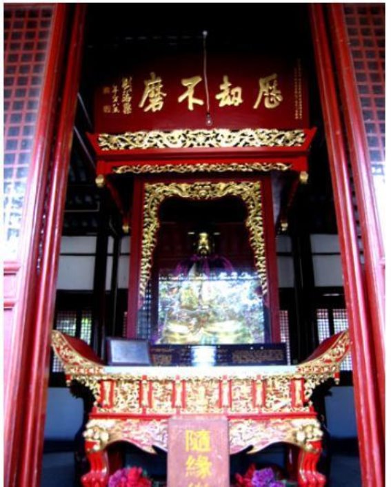 春光中的城市温情