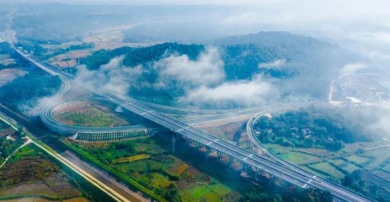 安徽宣泾高速建成通车，皖南景点串联迎新机遇