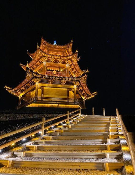 合肥闸山半山亭：山顶仙宫的梦幻邂逅