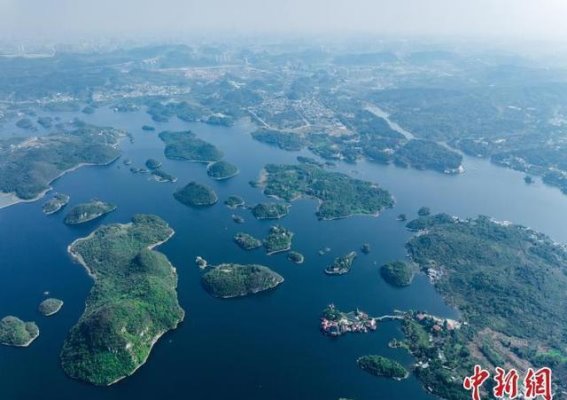 贵阳百花湖：秋日湖畔，山水如诗