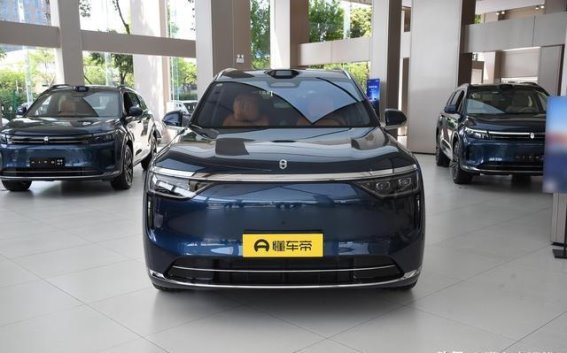 新款问界M7亮相，纯电版车型引发关注