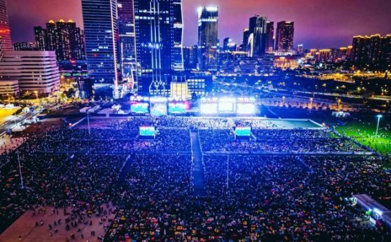 陶喆热唱千灯湖，佛山夜空点亮音乐狂欢