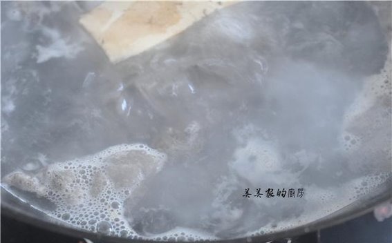 夏日补血，豆腐烧鸭血的健康选择