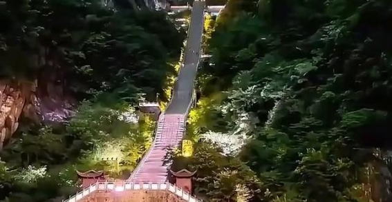 探访崂山十景：青岛不容错过的自然与文化奇观