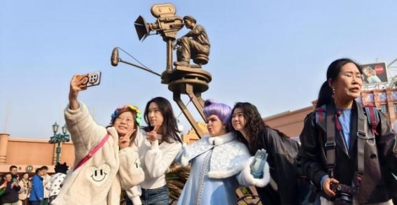 北京环球度假区精彩上演妇女节特别开园仪式