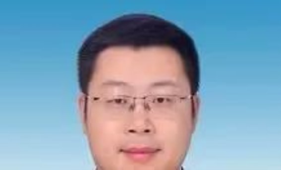 浦江经济新篇章：胡作滔与刘熙的领导之道