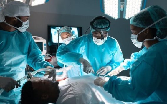 全国首例心脏不停跳双心室辅助装置植入术成功实施