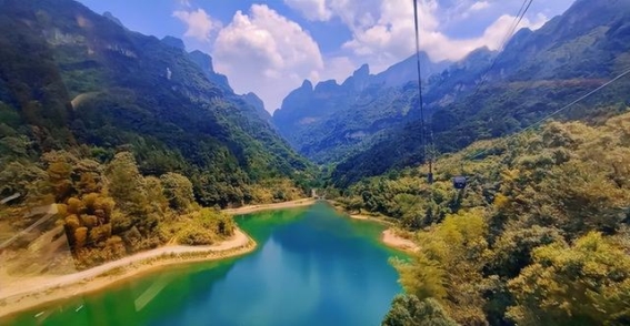 天门山索道：乘风破浪，探寻自然与冒险的极致之美
