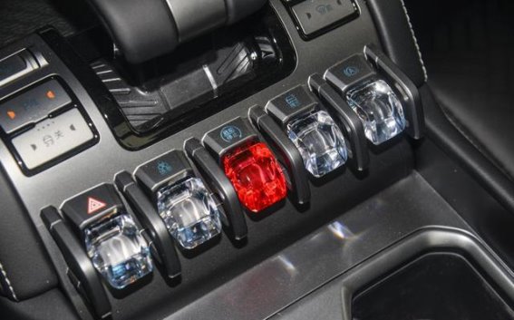 比亚迪方程豹钛3：为何它能迅速俘获年轻消费者的心？