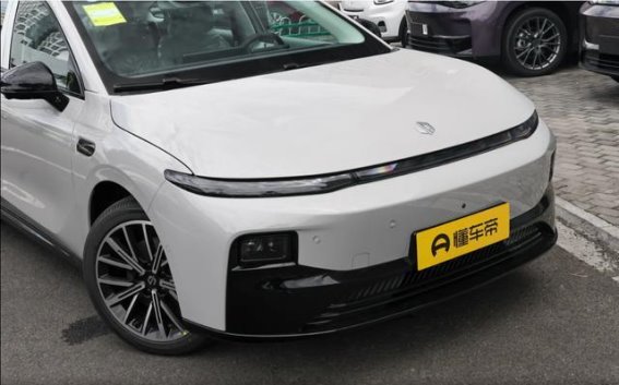 10万级家用电车怎么选？零跑B01对比秦PLUS EV，谁才是城市通勤首选