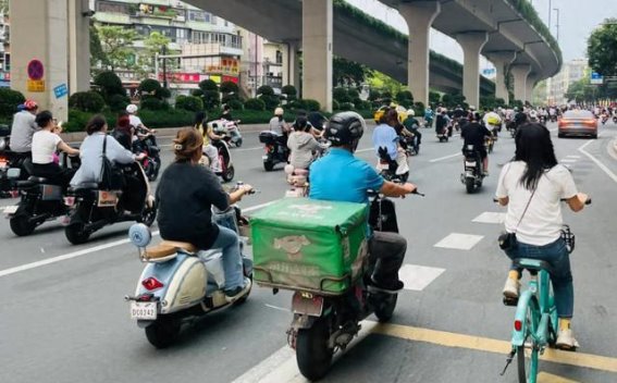 60岁以上老年人骑电动车新规：哪些车可以随意骑，哪些行为要避免