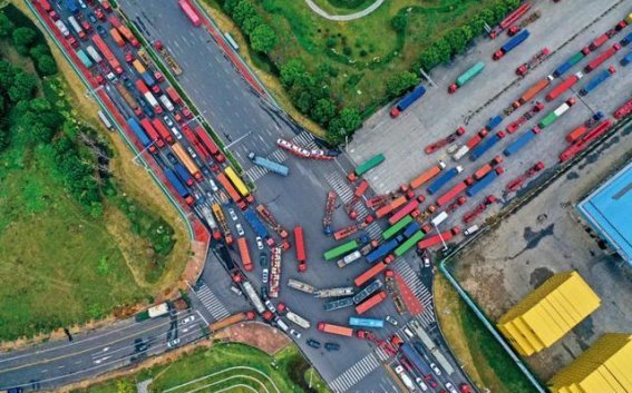 新能源货车的“换新”风暴：机遇与挑战并存