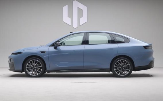 零跑 B01：10 万级新能源轿车的全方位探索