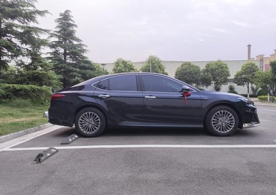 凯美瑞双擎豪华版1000Km深度体验：一台被低估的家用经济适用车