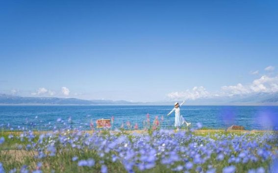 赛里木湖：探寻天山明珠的绝美风光