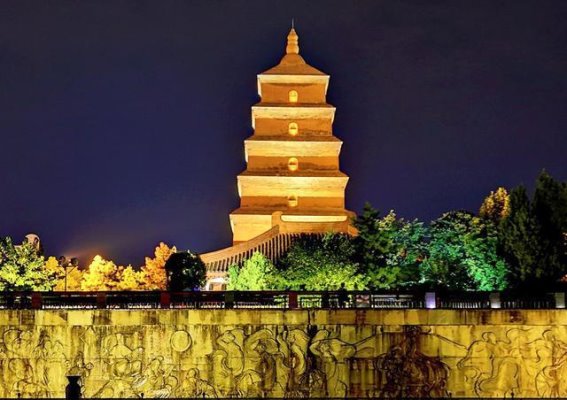 夜幕下的五座魅力城市：凌晨两点的活力与风情