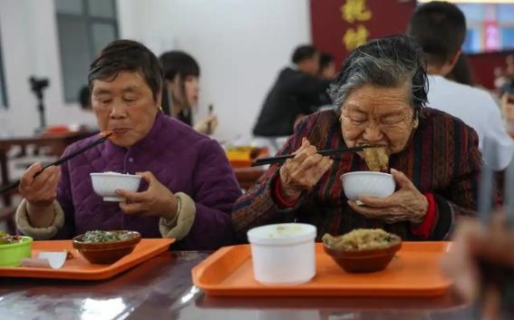 肺病的早期信号，饭桌上的细节值得关注