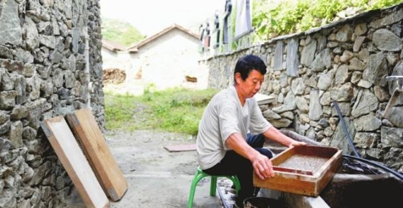 探索古韵悠存的纳西古寨：木里俄亚大村的故事