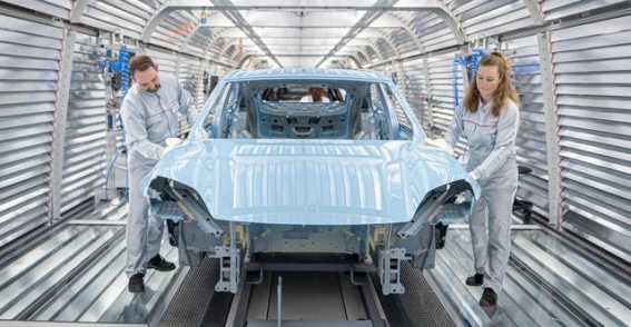 保时捷Macan迎来百万辆里程碑，革新动力与设计再创辉煌