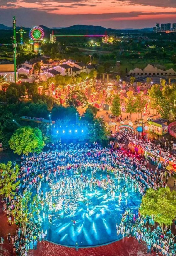 武汉夜游的盛夏狂欢：黄鹤楼、知音号、极地海洋公园等地夜游体验大揭秘