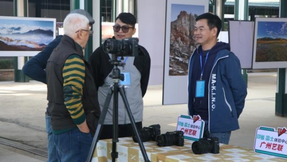 沙飞摄影周引入摄影器材展 打造创作与交流新平台