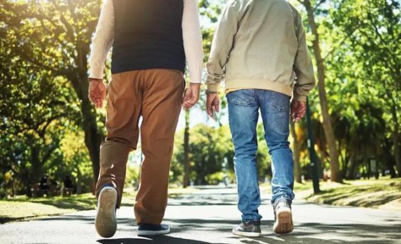 散步中的警示：早期脑梗的七个身体信号