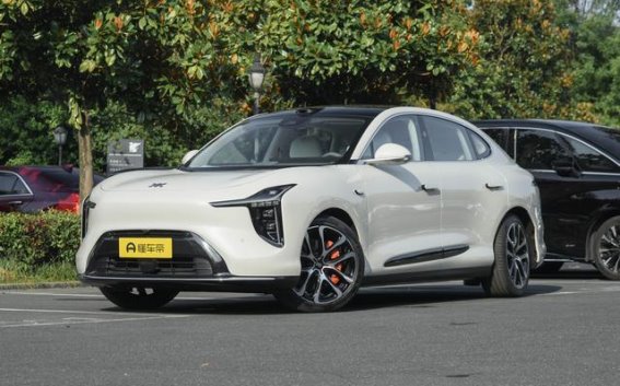 智己LS6：硬实力虽足，版本策略却显犹豫