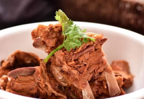 炖羊肉的“克星”——这五种香料让你告别膻味，享受美味汤品
