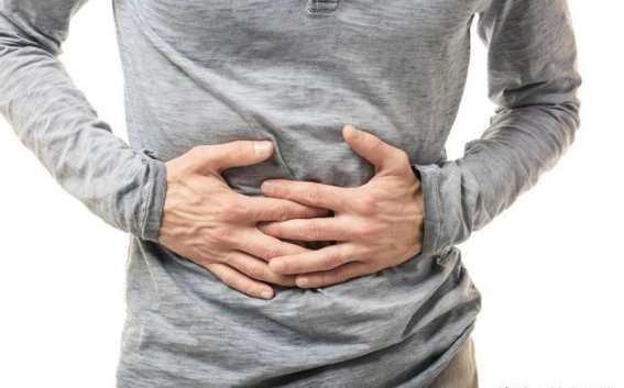 尿酸高，肚子警报！医生提醒腹部有这两种情况要小心