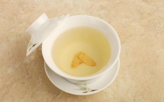 黄芪泡水的健康好处与饮用禁忌