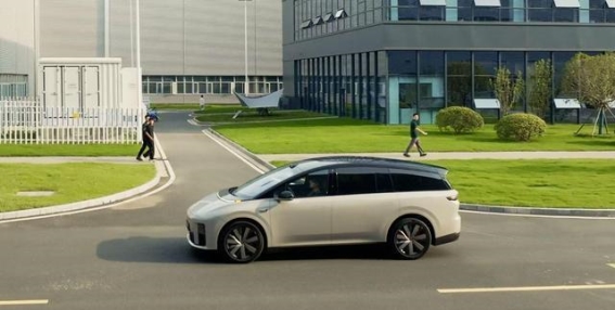 理想i8设计创新：MPV化引发争议，电动SUV未来走向何方？