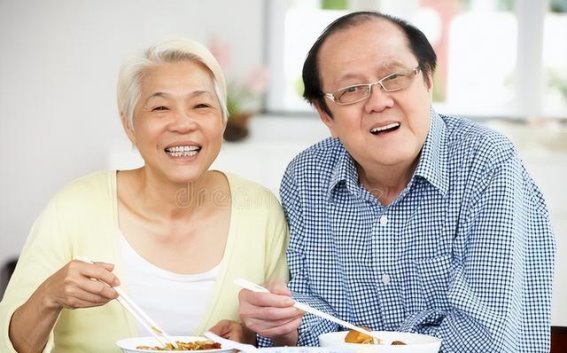 秋冬季节，如何守护胃部健康？医生提醒：这些食物要慎吃