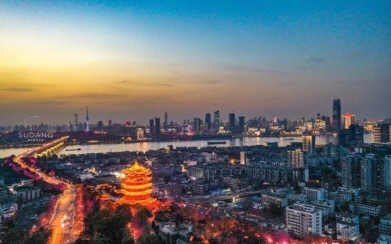 南京与武汉的江南风光，阅江楼与长江大桥的梦幻联动