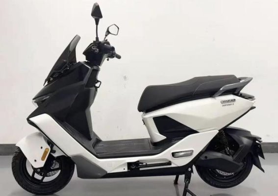 九号M5电动摩托评测：195公里续航与110km/h极速体验，超越传统电摩界限