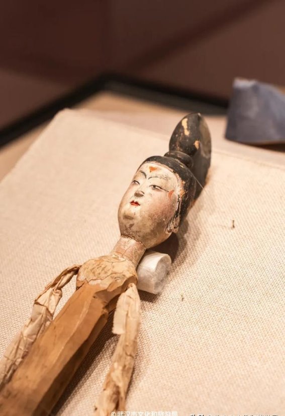 走进吐鲁番的千年时光：从丝绸之路到武汉大学的文化之旅