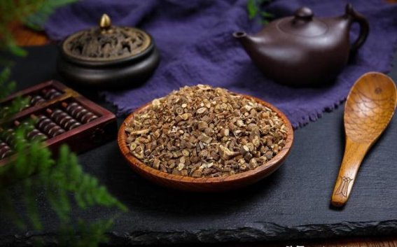 舌下青筋粗黑的原因及中医调理方法