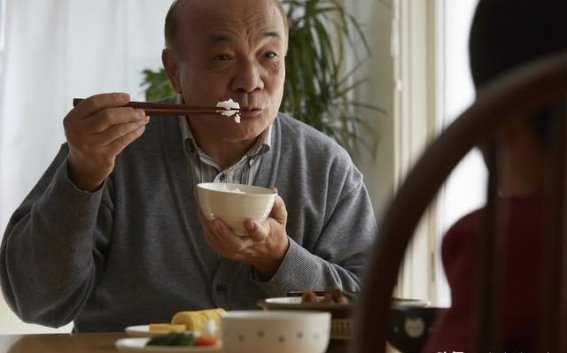 芒种时节老年人养生要点：四不原则，健康度夏