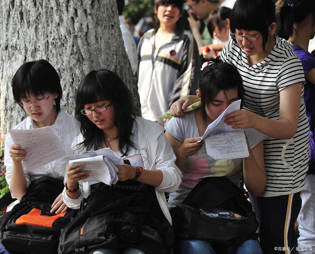 云南女孩高考成绩被屏蔽4天：防止“状元”被炒作，显示全省前50