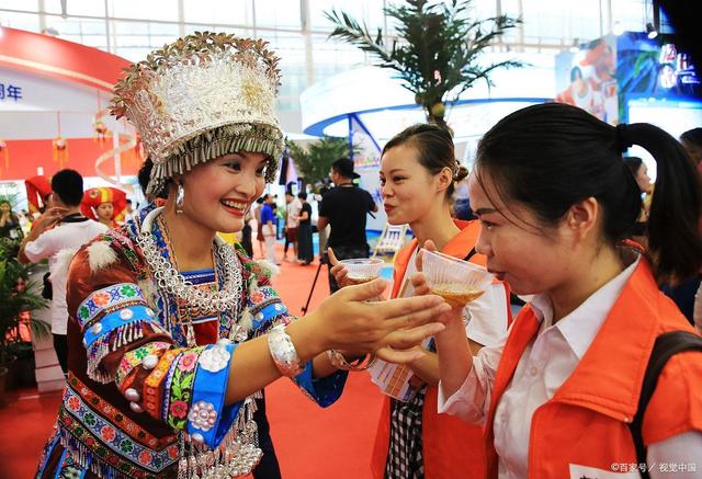 杭州景区一个西瓜卖200多元，遭游客吐槽离谱，网友：吃不起别吃