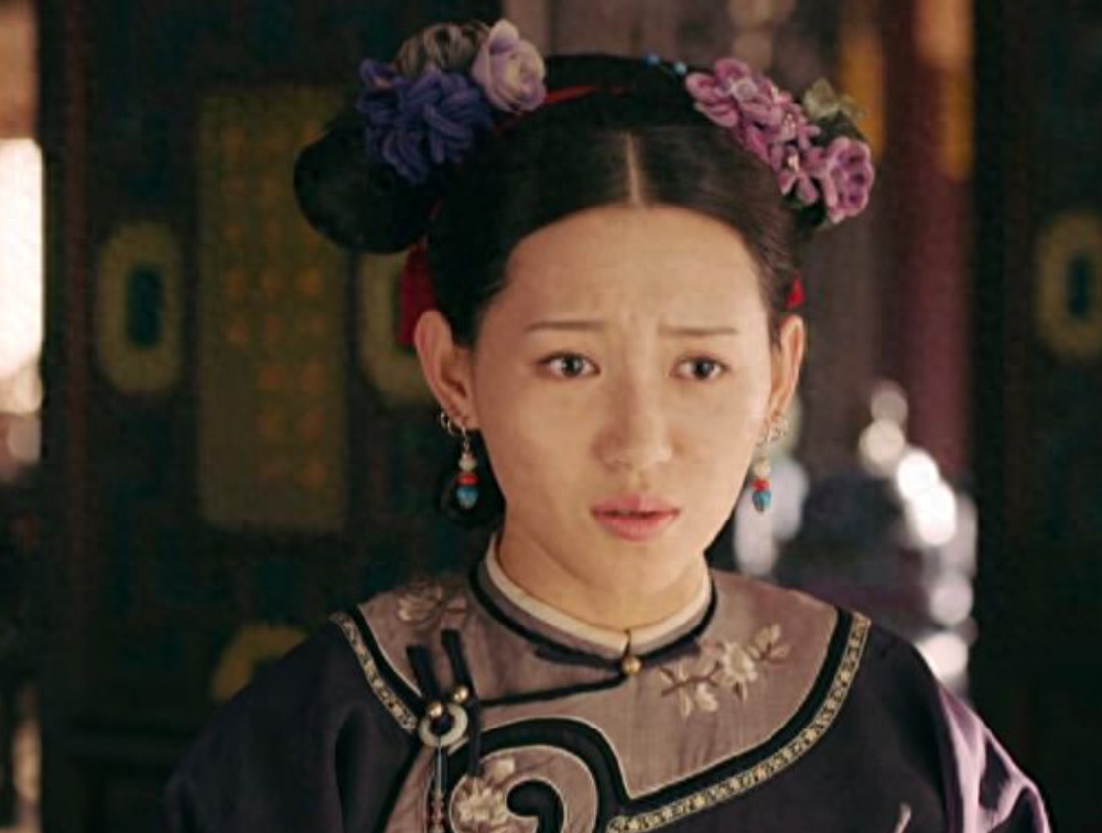 清朝第一美人：婚后的乾隆霸占，诞下家喻户晓儿子