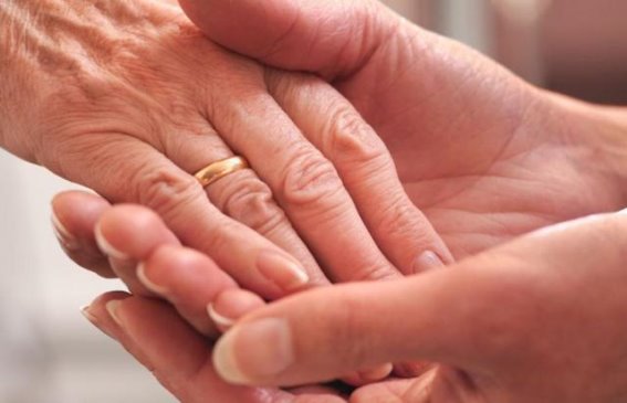 当亲情变成负担：年轻人对父母的困惑