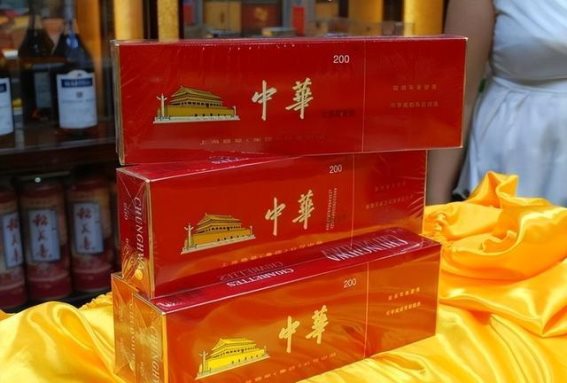 烟草法规与礼仪：包工头1.5万送烟被罚引发思考