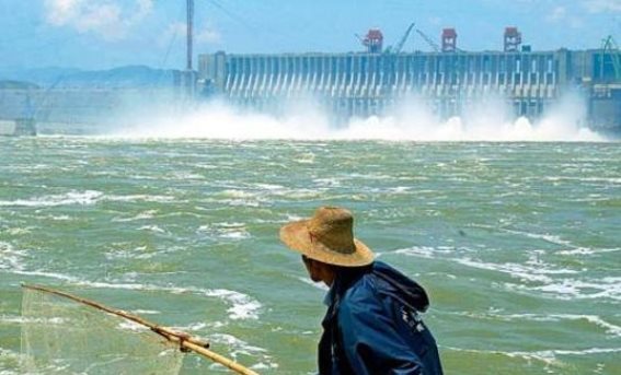 三峡大坝：耗资2000多亿，17年回报如何？