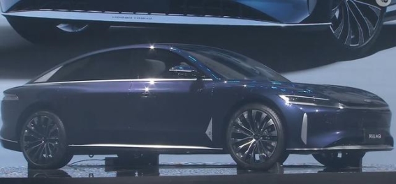 奇瑞风云A9：全新轿跑风采，C-DM混动引领未来