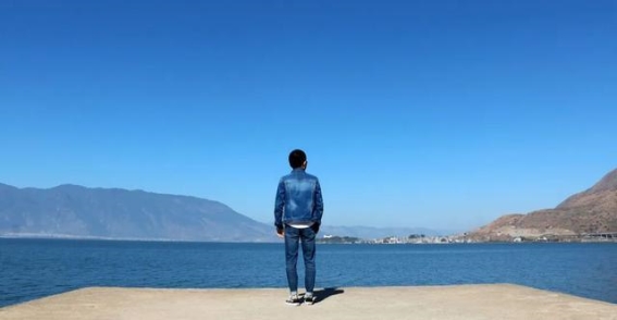 深圳同志导航报道：生命的力量：悲喜自渡，救赎孤独的旅程