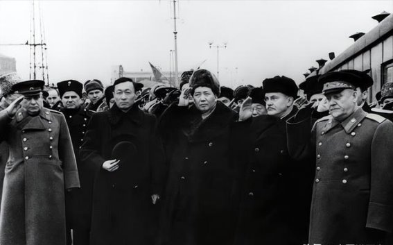坚持中国之道：毛主席与外交规矩的深刻思考