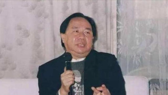 重塑梦想：牟其中的商业传奇