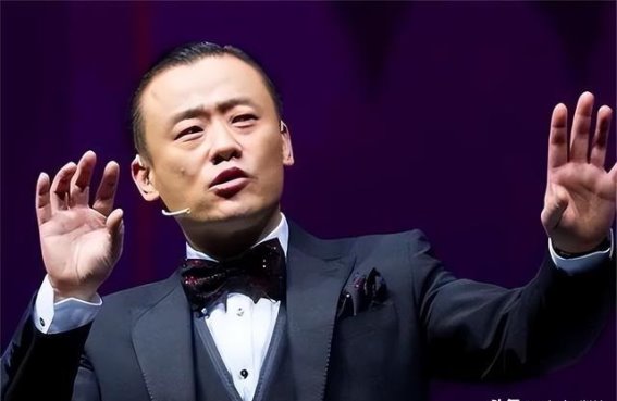 周立波：从风光到谢幕