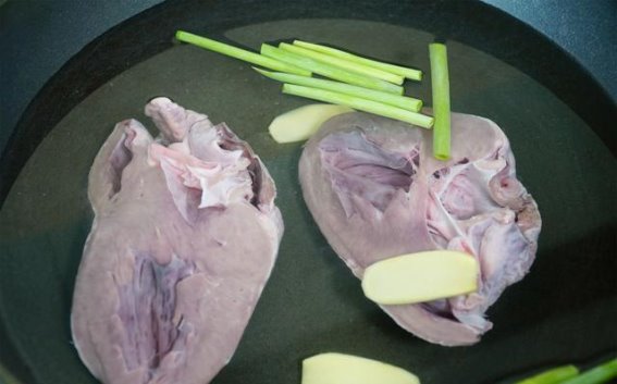 立夏养心，山药猪心莲子汤鲜香养胃