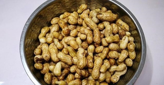 晨起空腹吃花生一个月，身体的惊人变化